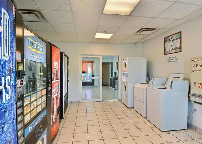 Motel 6-Tewksbury, Ma - Boston